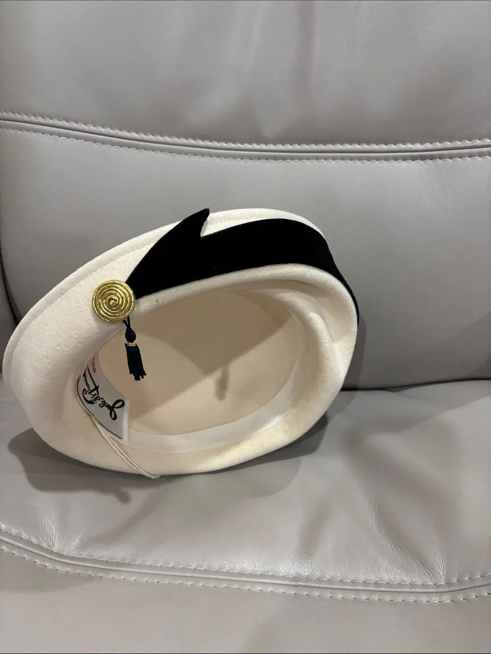 Jack McConnell Boutique Cream and Black Vintage Pillbox Hat - Picture 5 of 6
